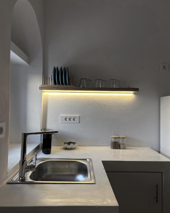 Arco Bianco Suites อาโกรตีรี ภายนอก รูปภาพ