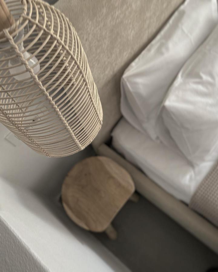 Arco Bianco Suites อาโกรตีรี ภายนอก รูปภาพ
