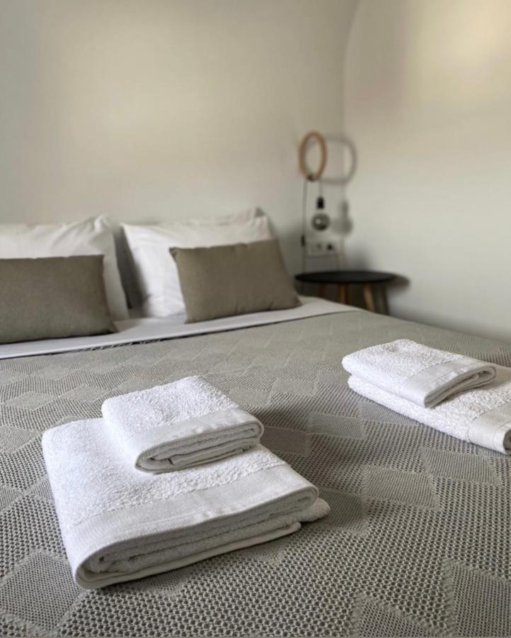 Arco Bianco Suites อาโกรตีรี ภายนอก รูปภาพ